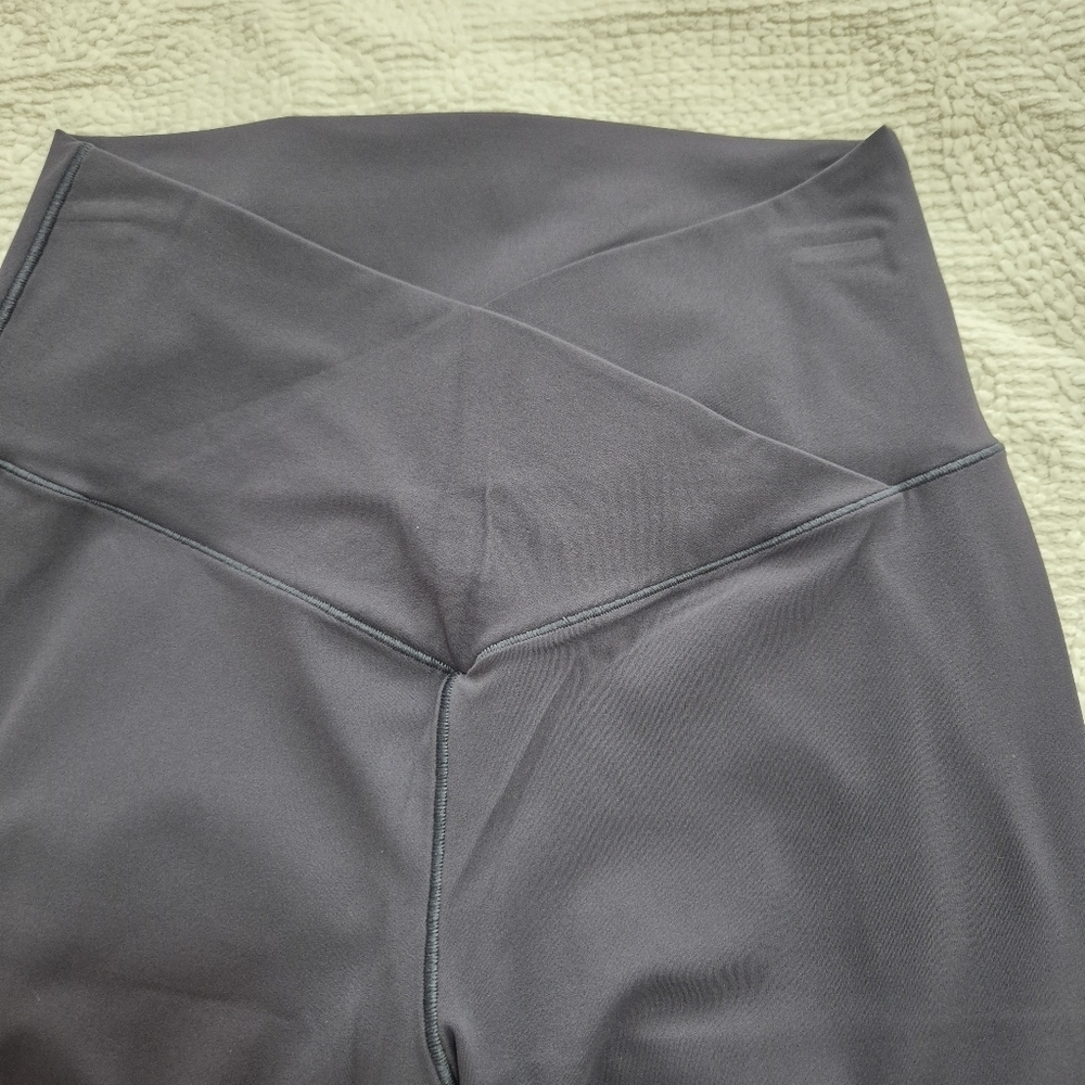 Sunzel High-Waisted Flare Pants in Charcoal..SIZE:M - Picture 4 of 12